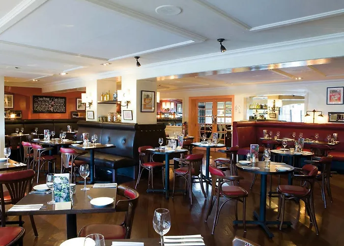 Swan'S Nest Hotel